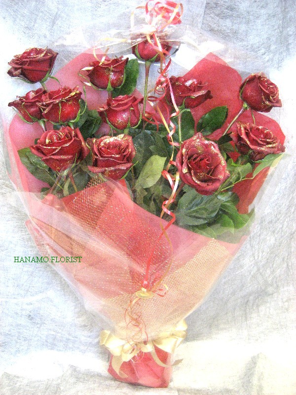 ROSE100 Gritted Large Pink or Red Rose Hand-tied Bouquet (1doz)